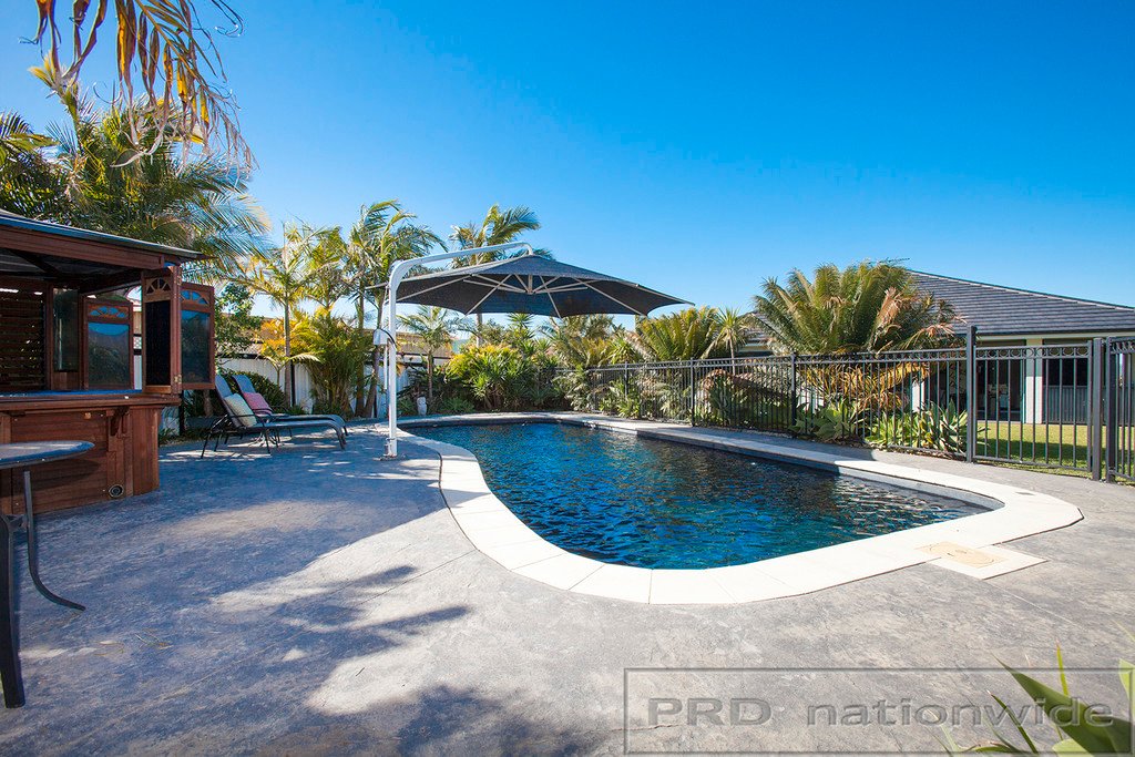 216 Somerset Drive THORNTON 8