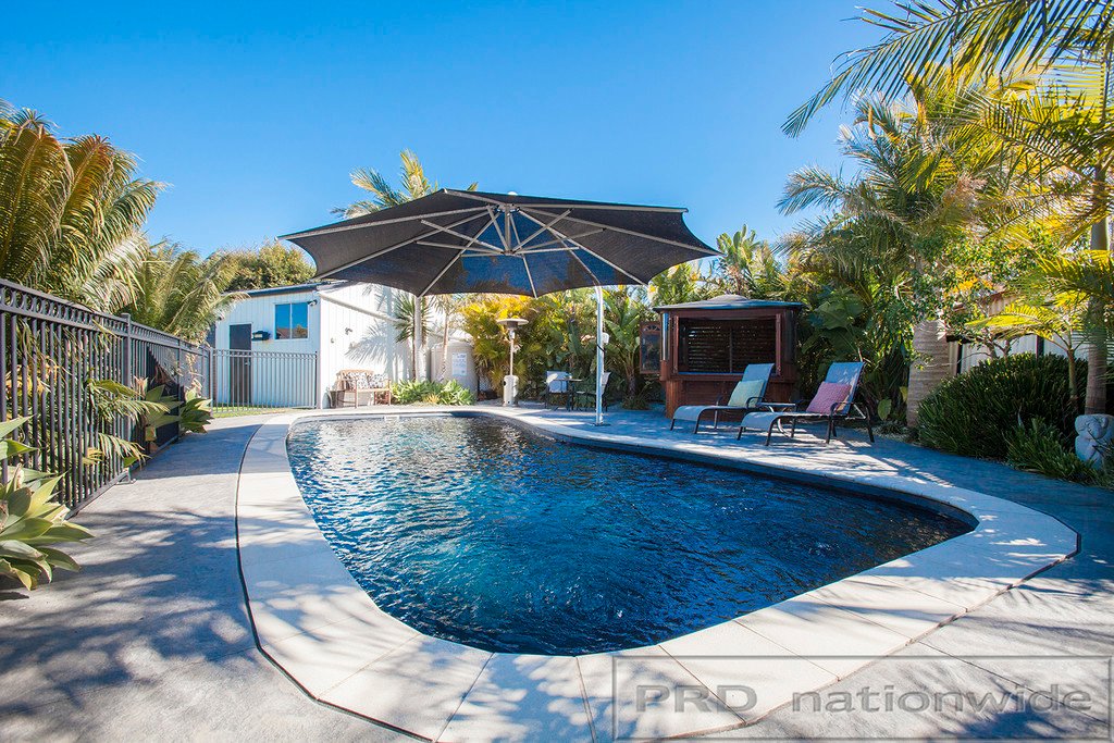 216 Somerset Drive THORNTON 10