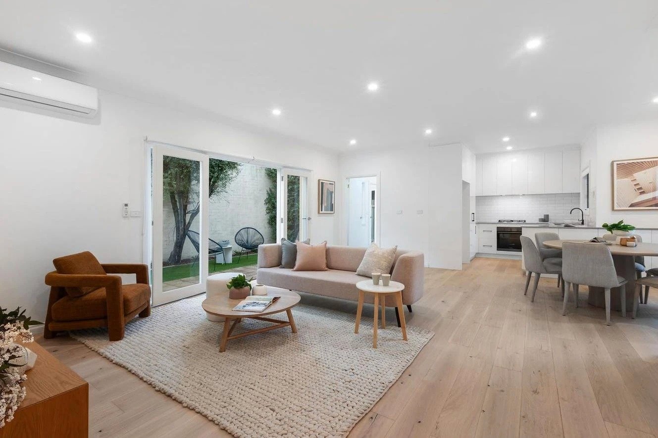 Gallery: 2/16 View Street