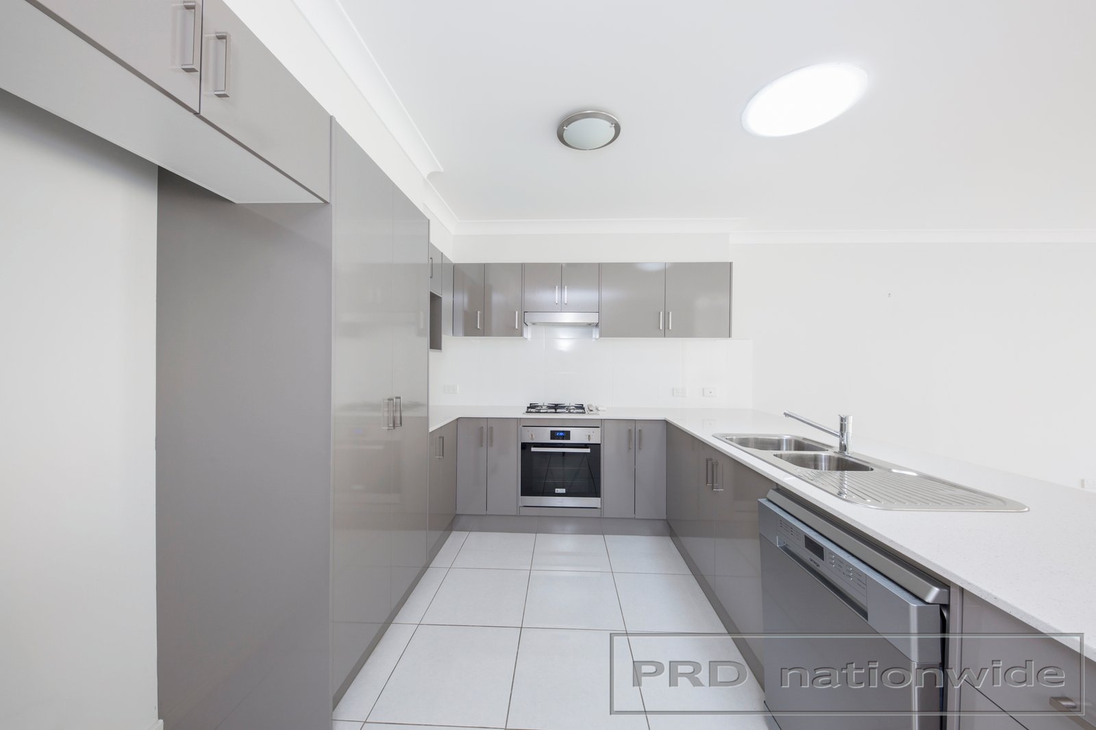 2/16 Warbler Ave  ABERGLASSLYN 2