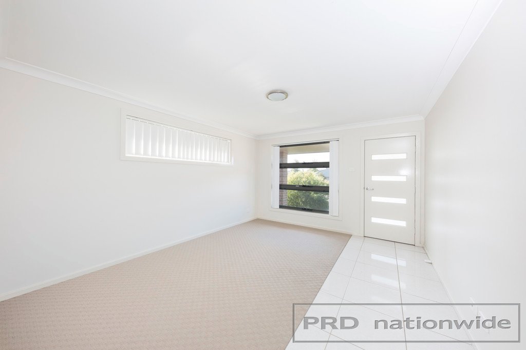 2/16 Warbler Ave  ABERGLASSLYN 3