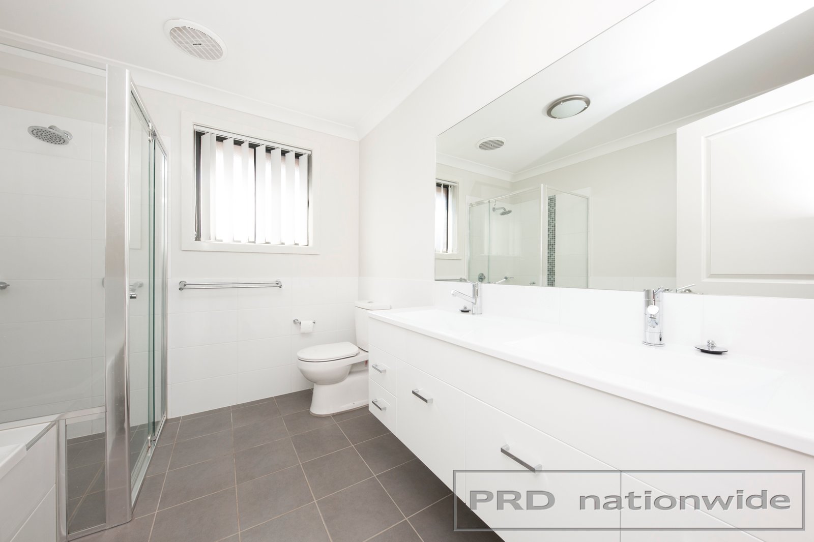 2/16 Warbler Ave  ABERGLASSLYN 4