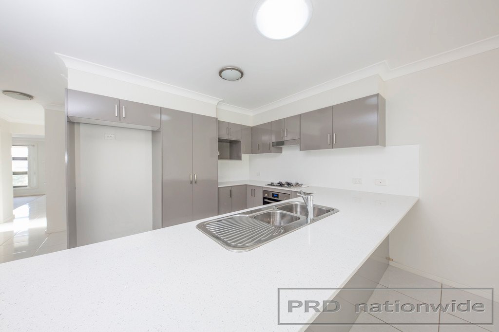 2/16 Warbler Ave  ABERGLASSLYN 5
