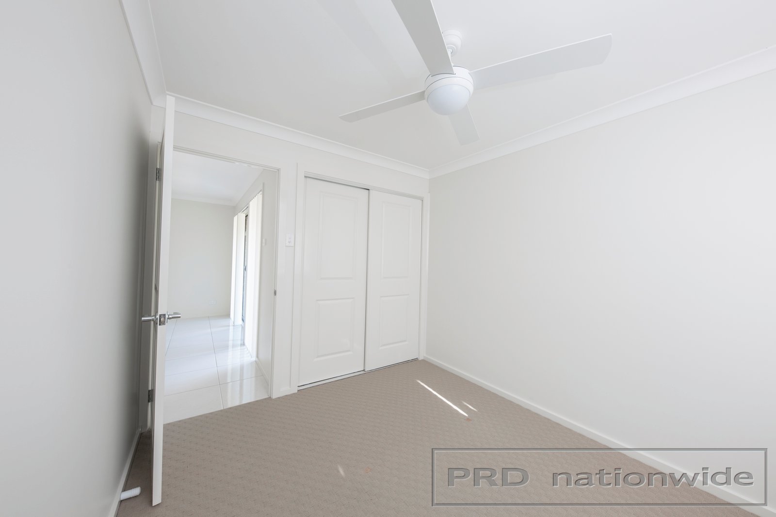 2/16 Warbler Ave  ABERGLASSLYN 9