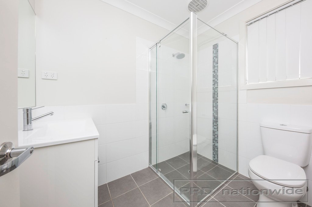 2/16 Warbler Ave  ABERGLASSLYN 12