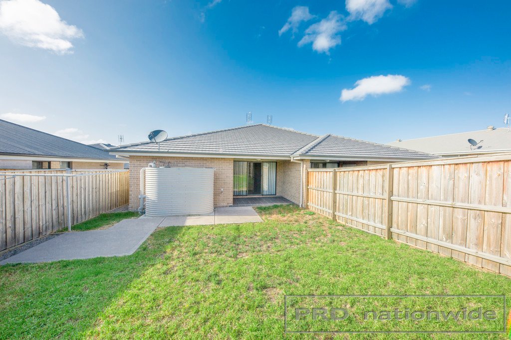 2/16 Warbler Ave  ABERGLASSLYN 13