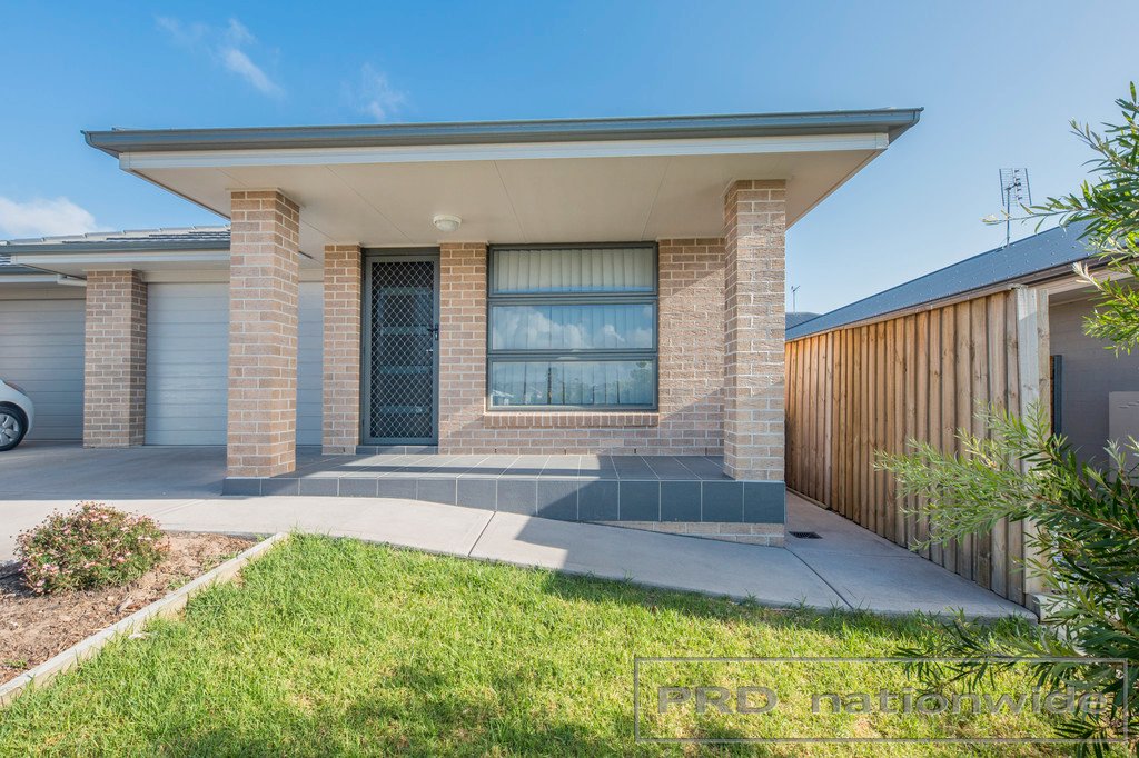 2/16 Warbler Ave  ABERGLASSLYN 16