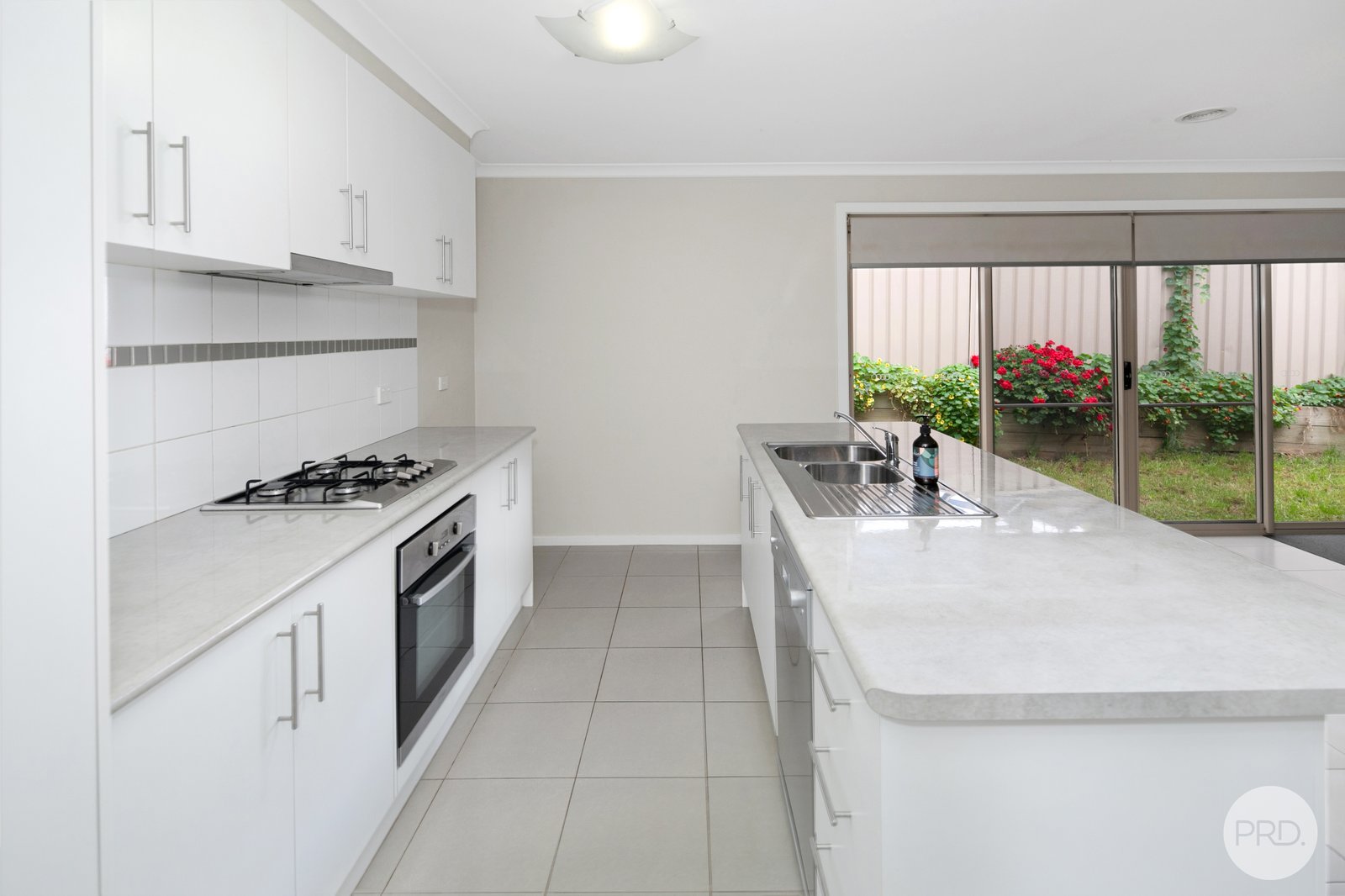 2/16 Whitehorse Road MOUNT CLEAR 3