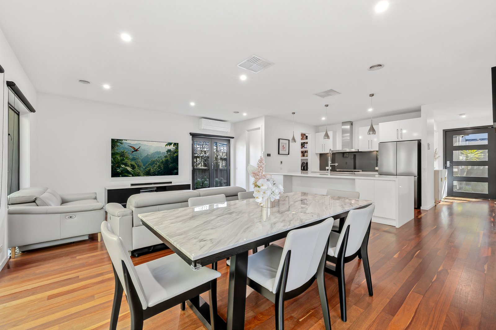 Gallery: 2/16 Yooralla Street