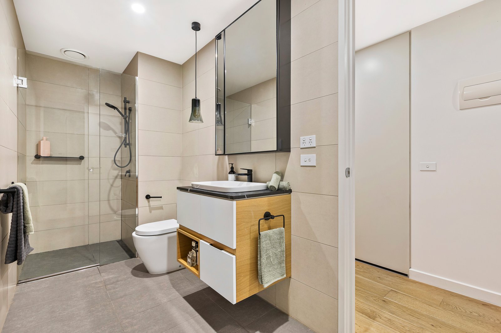 Gallery: 216/26 Warleigh Grove