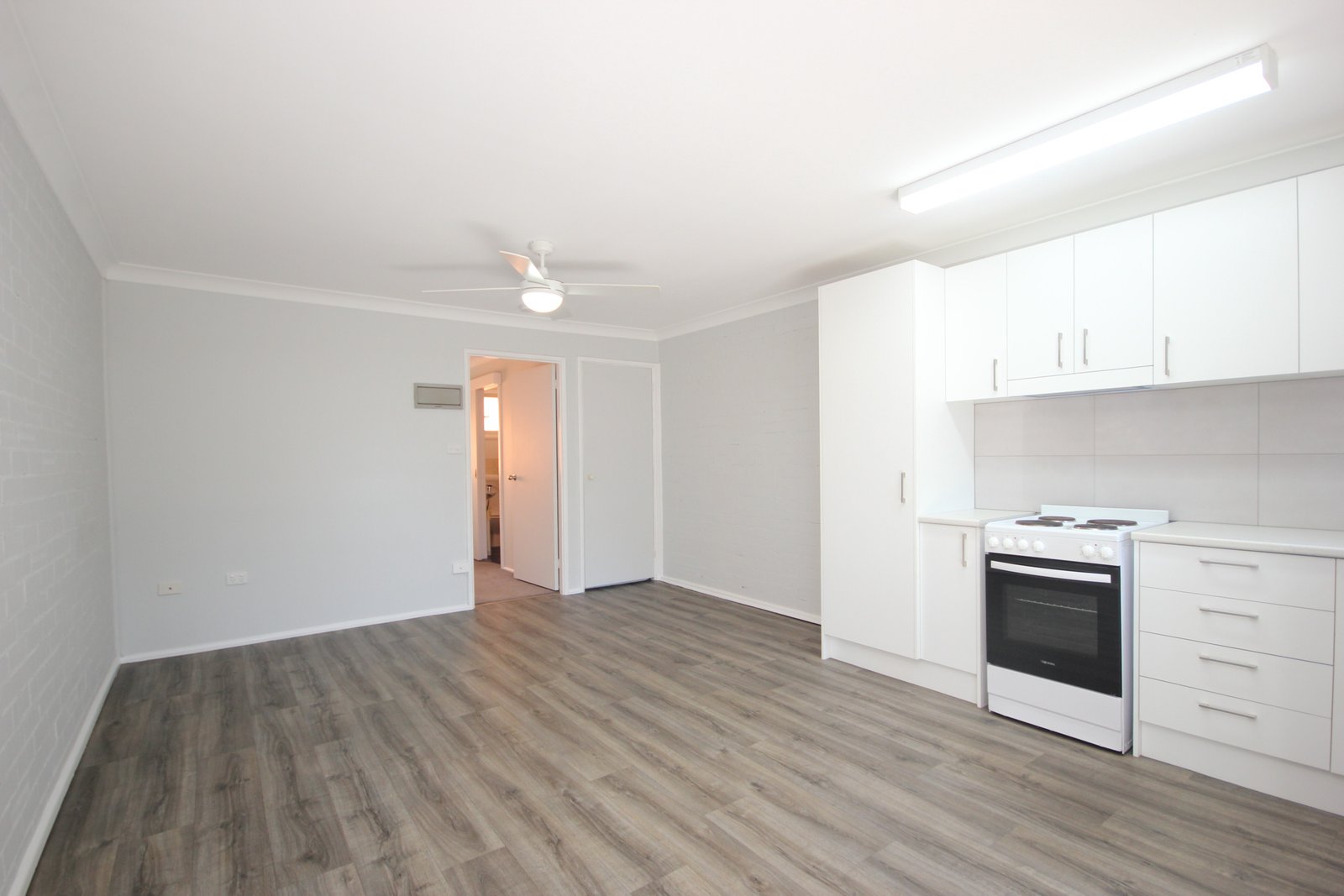 2/1637 Ocean Drive LAKE CATHIE 2