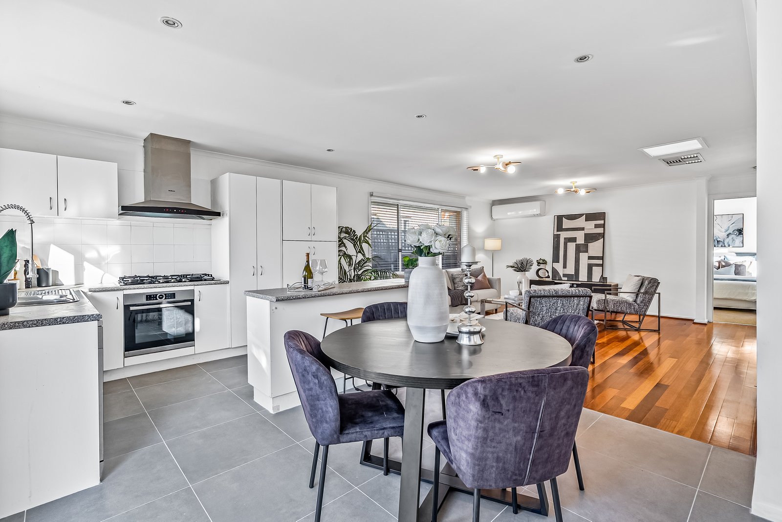 Gallery: 2/165 Springfield Road