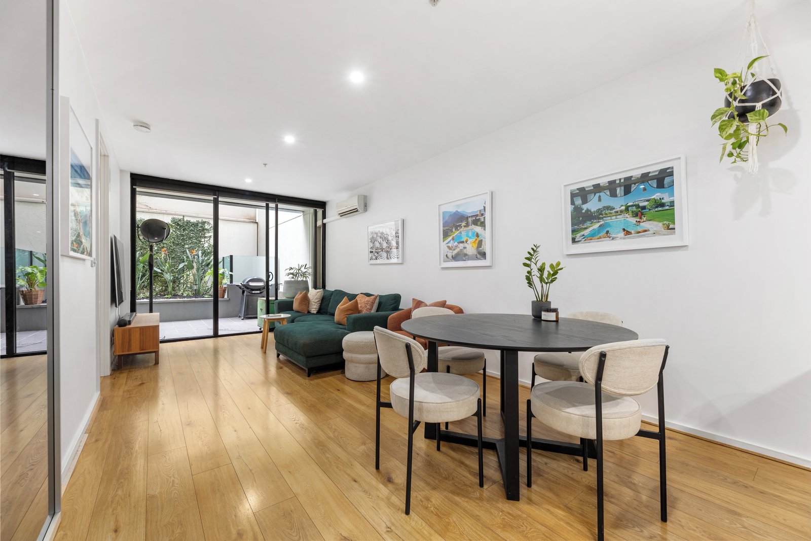 Gallery: 216/57 Bay Street