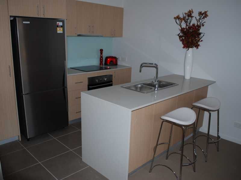 2/166 Bathurst Street HOBART 4