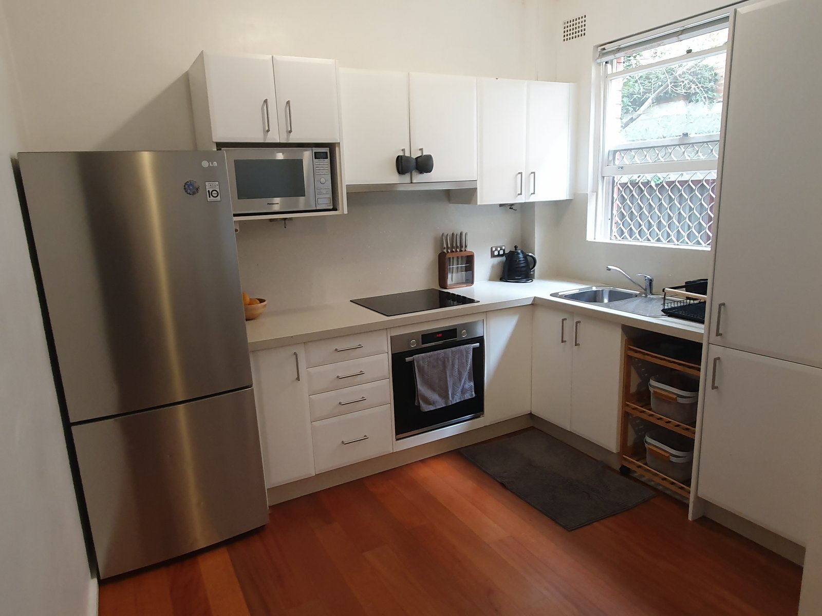 2/166 Russell Avenue DOLLS POINT 1