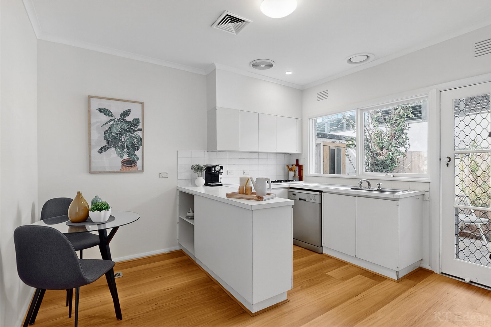 Real Estate and Property in 2/1679 Malvern Road, Glen Iris, VIC