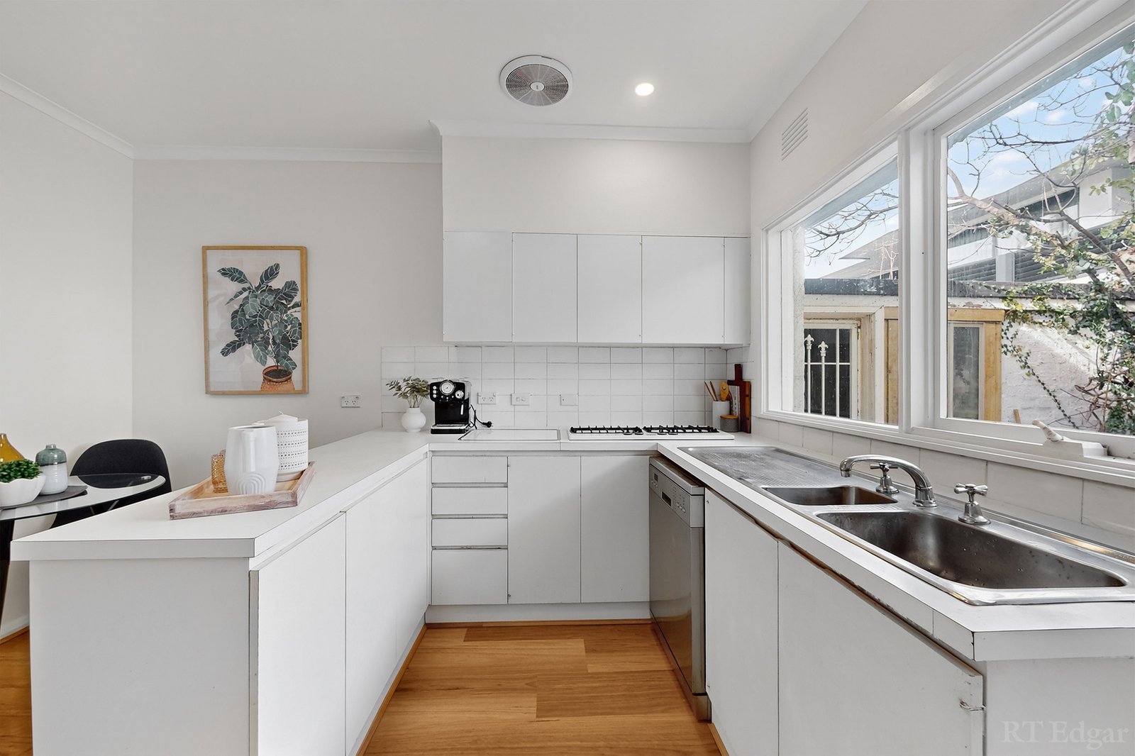 Real Estate and Property in 2/1679 Malvern Road, Glen Iris, VIC