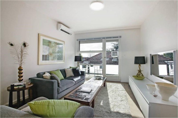 Gallery: 2/169 Hotham Street
