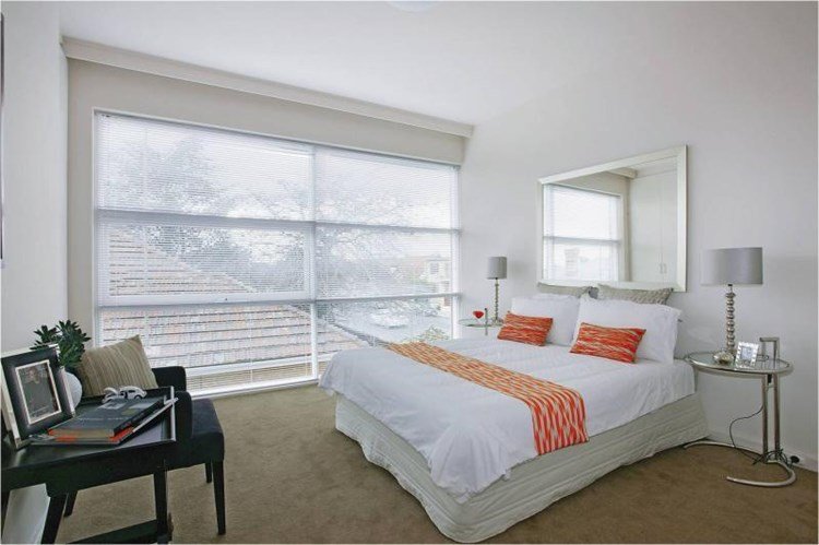 Gallery: 2/169 Hotham Street