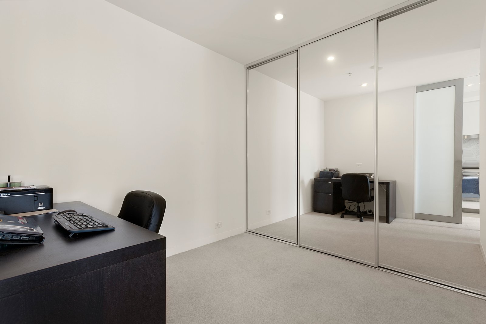 Gallery: 216/99-101 Dow Street