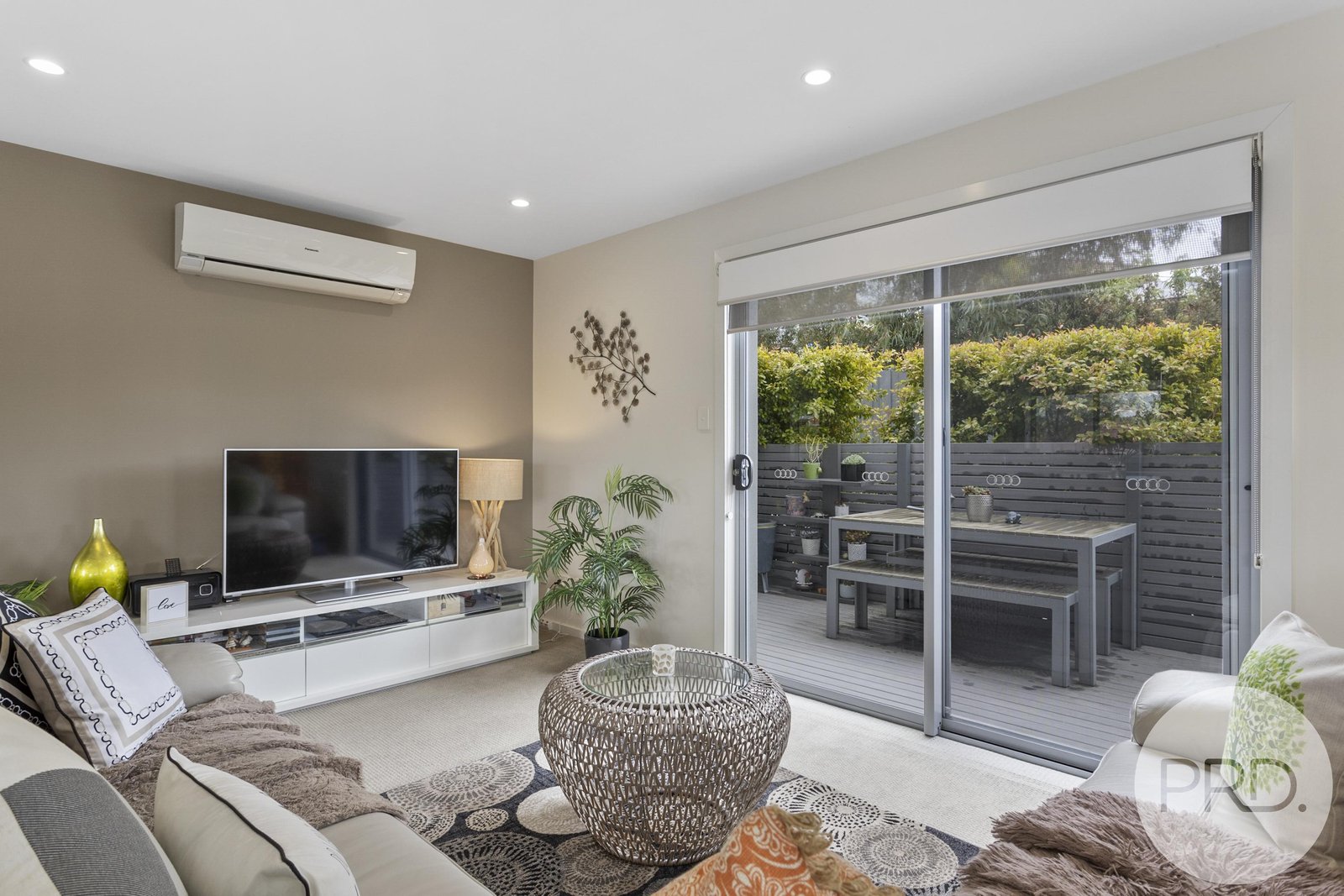 2/16A Suncrest Avenue LENAH VALLEY 6