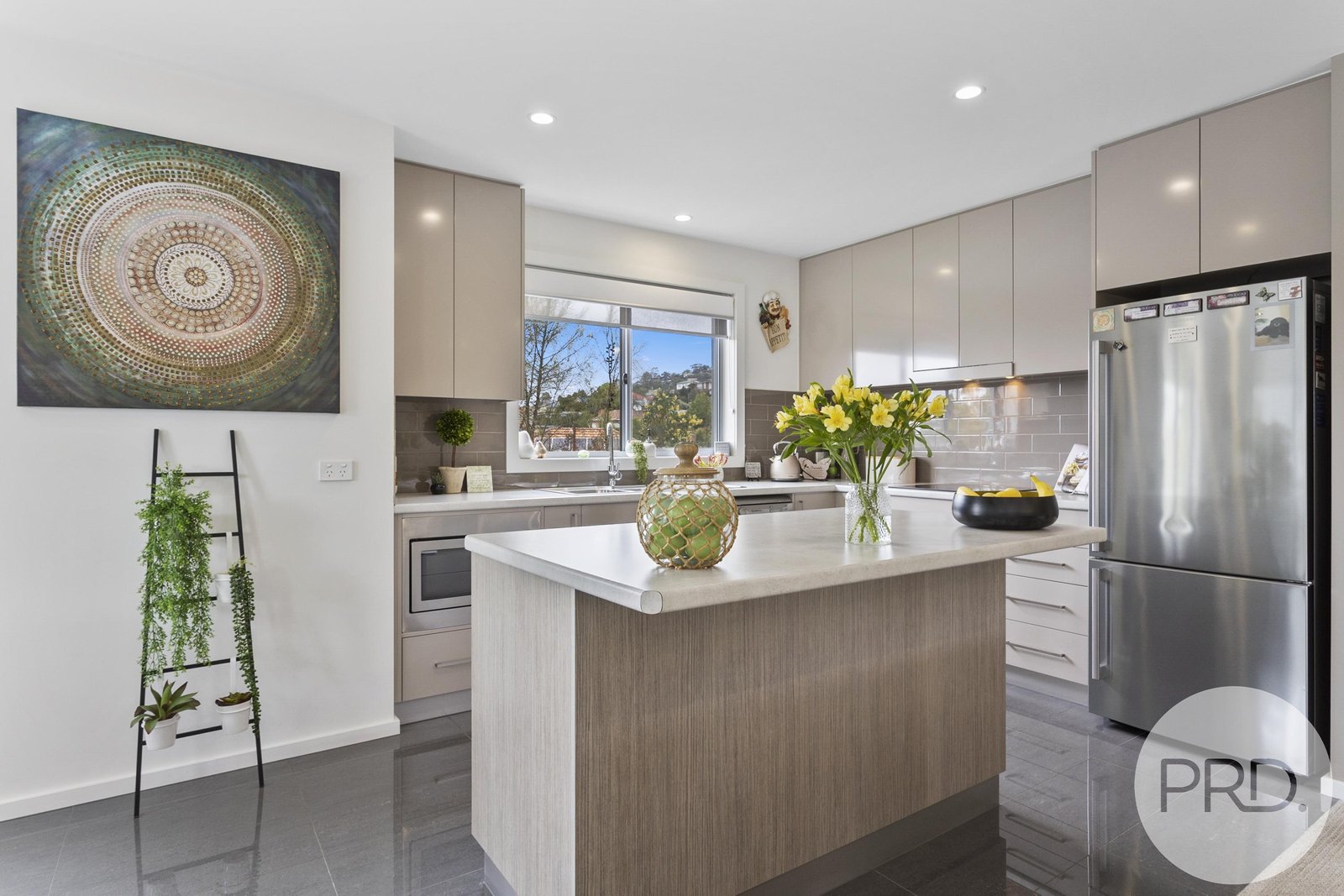 2/16A Suncrest Avenue LENAH VALLEY 12