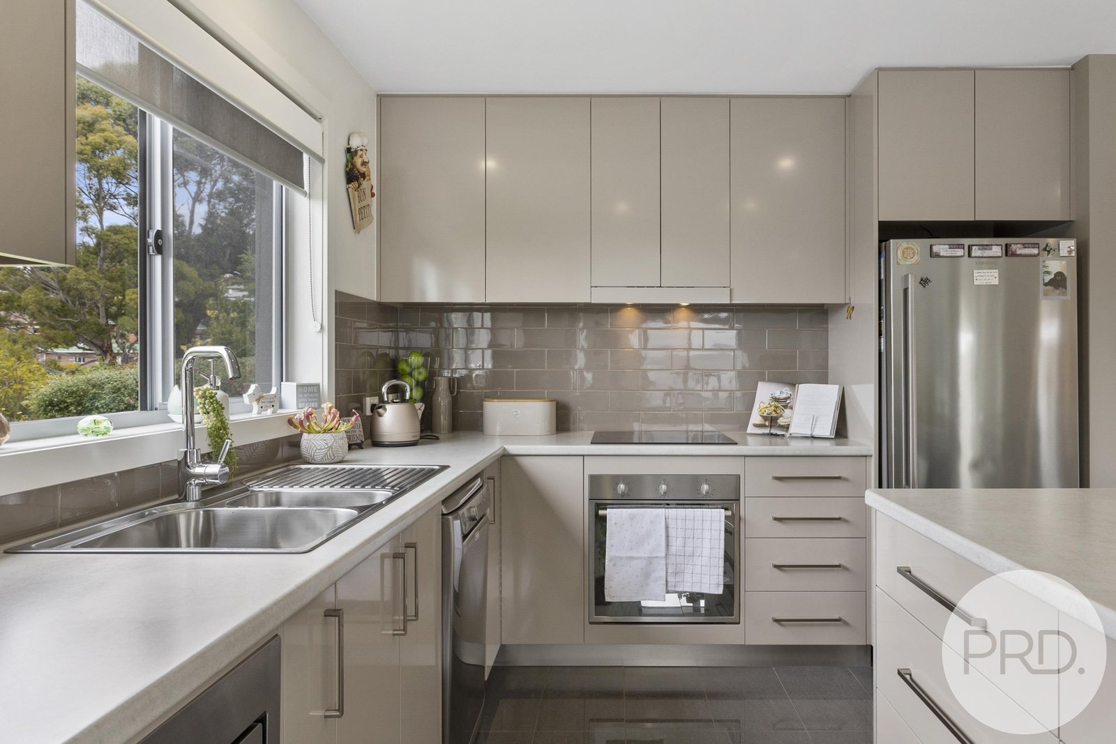 2/16A Suncrest Avenue LENAH VALLEY 14