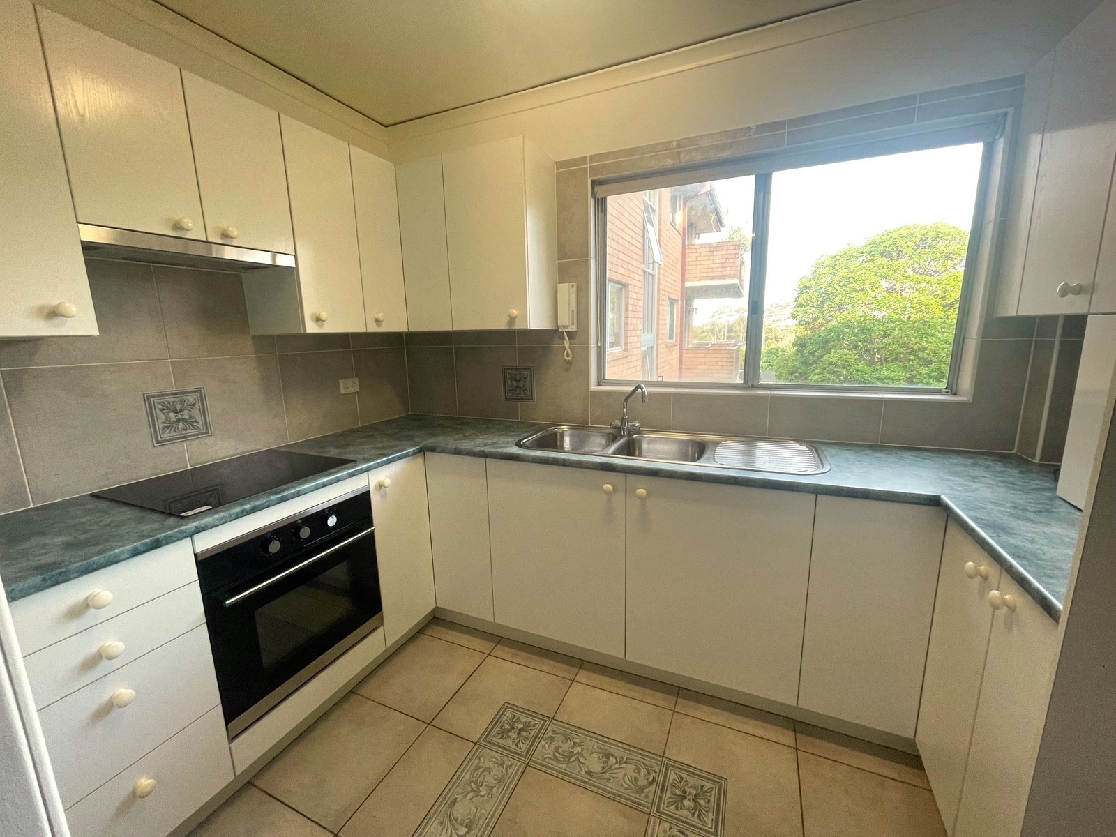 21/7-9 Cross Street KOGARAH 2