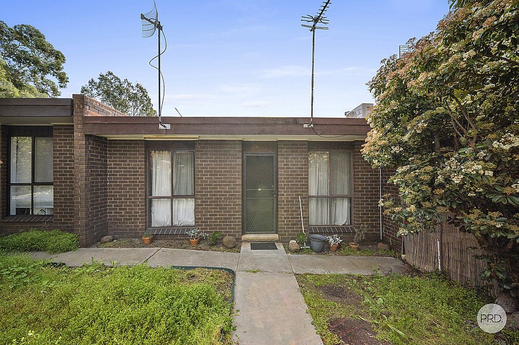 2/17 Arms Street LONG GULLY 1