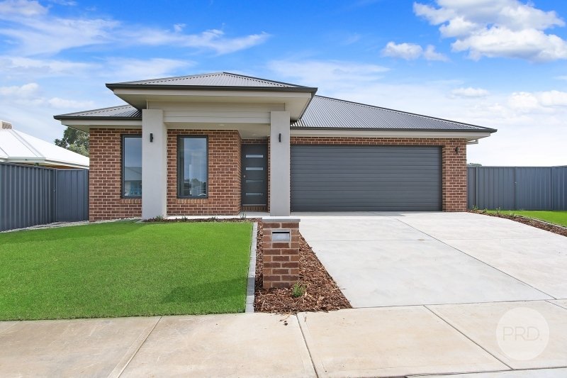 217 Brooklyn Drive THURGOONA 1