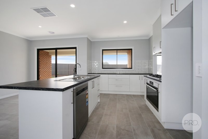 217 Brooklyn Drive THURGOONA 2