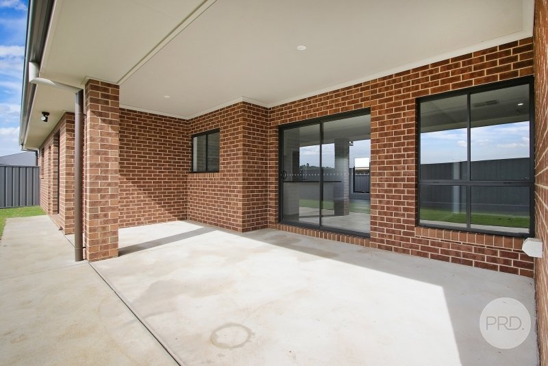 217 Brooklyn Drive THURGOONA 10