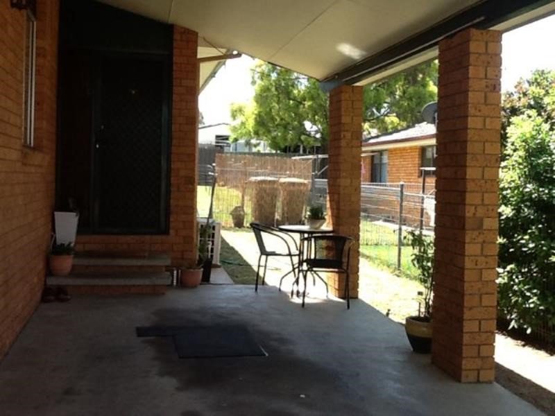 2/17 Burilla Street TAMWORTH 5