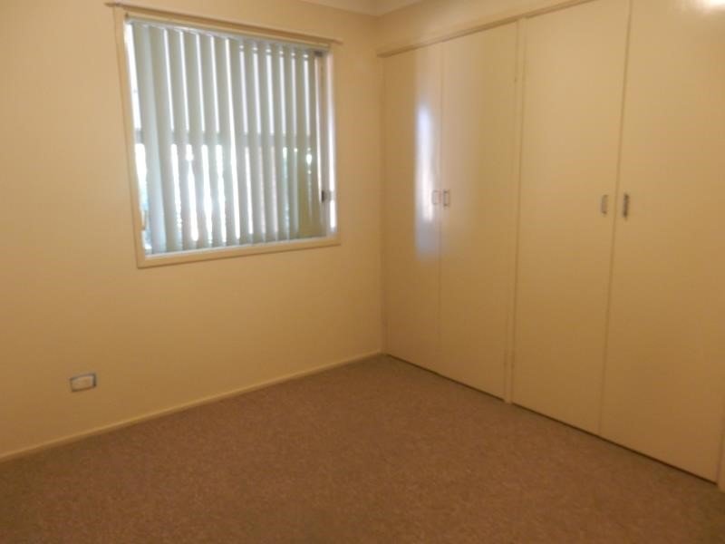 2/17 Burilla Street TAMWORTH 8