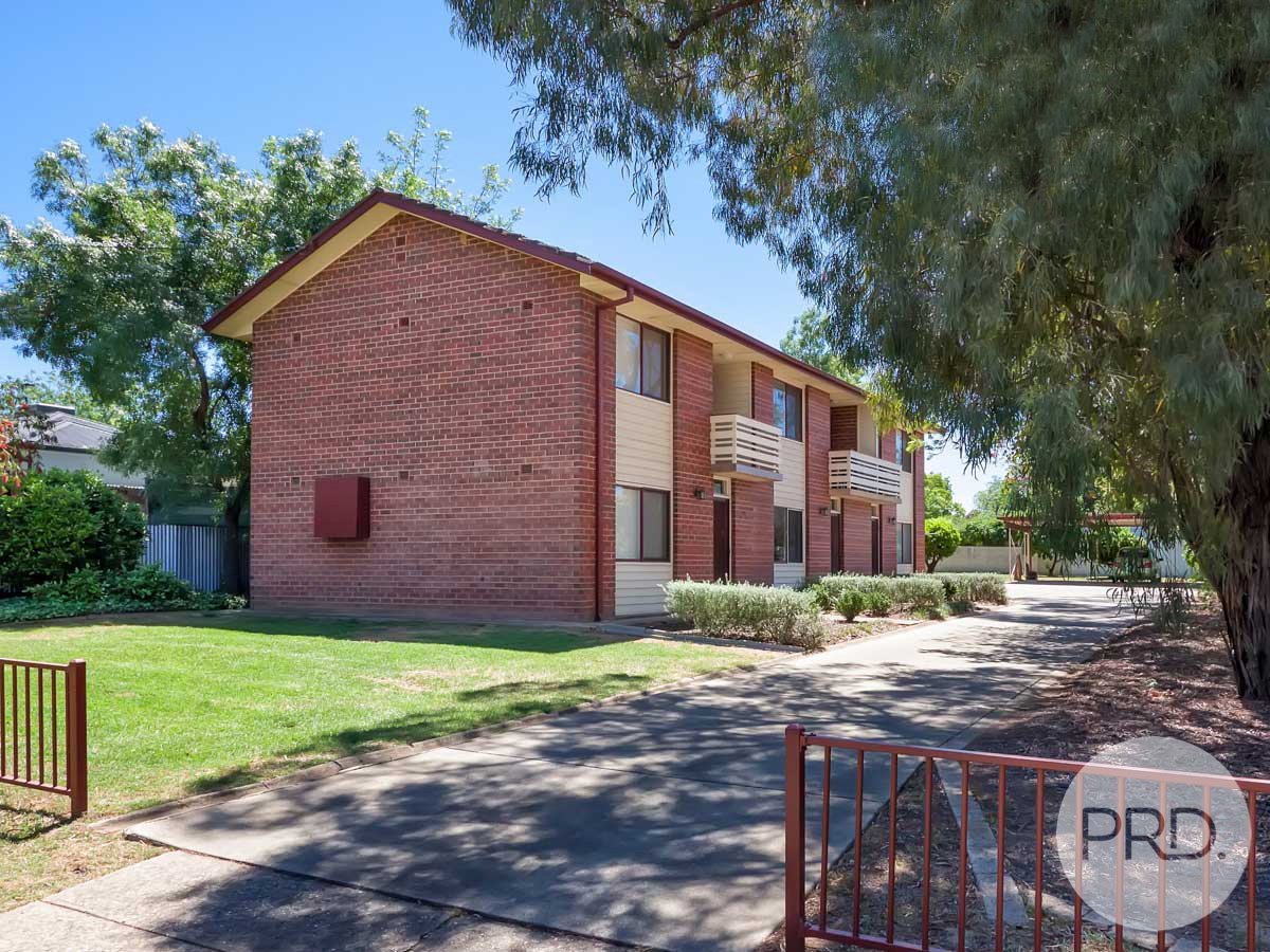 2/17 Cochrane Street KOORINGAL 1