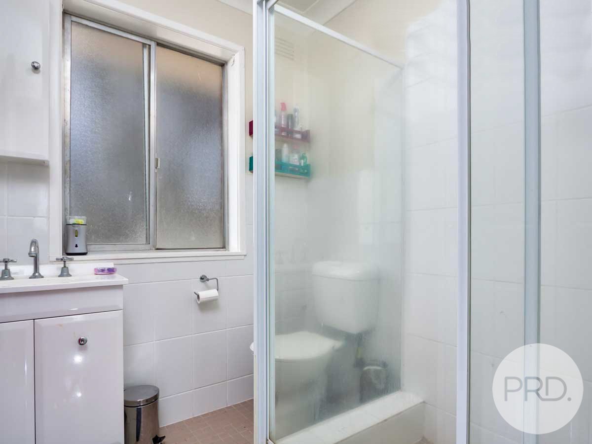 2/17 Cochrane Street KOORINGAL 8