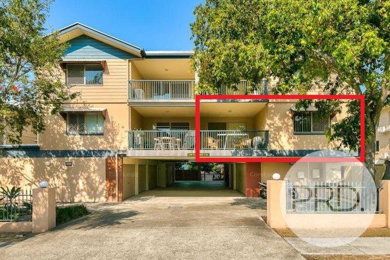 2/17 DWYER Street NUNDAH 1