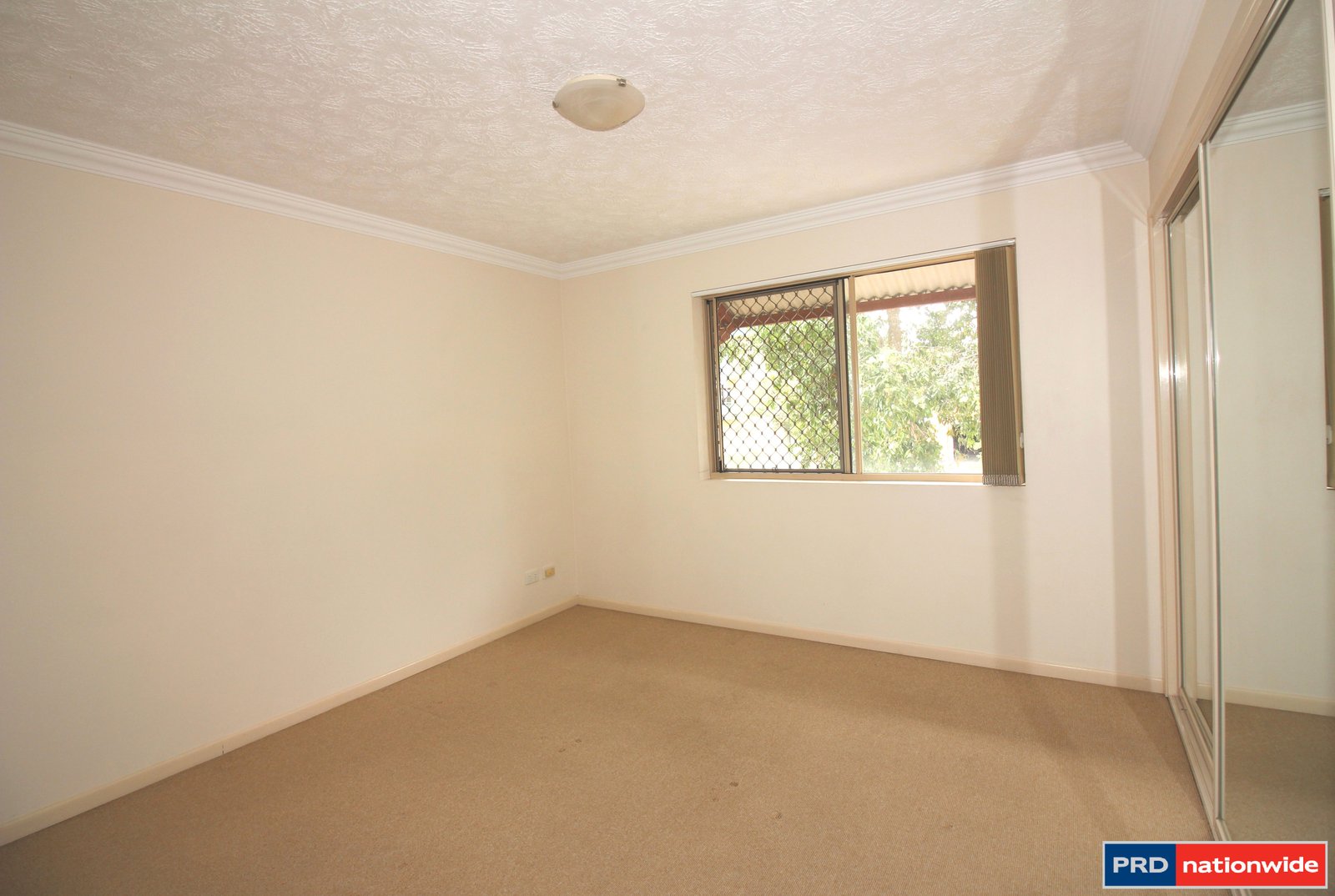 2/17 DWYER Street NUNDAH 6