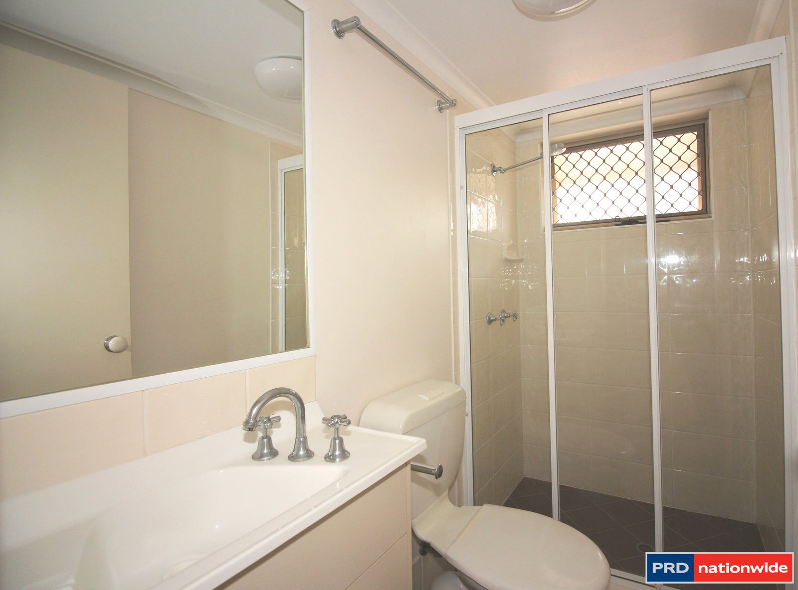 2/17 DWYER Street NUNDAH 5