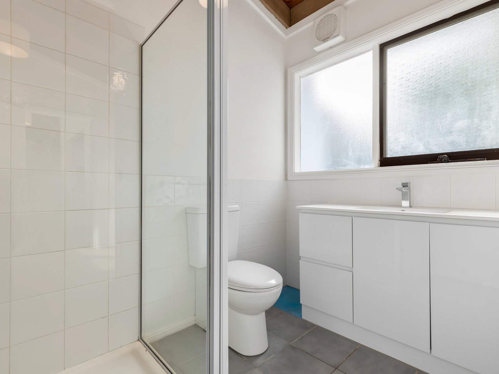 Real Estate and Property in 2/17 Emperor Drive, Ocean Grove, VIC