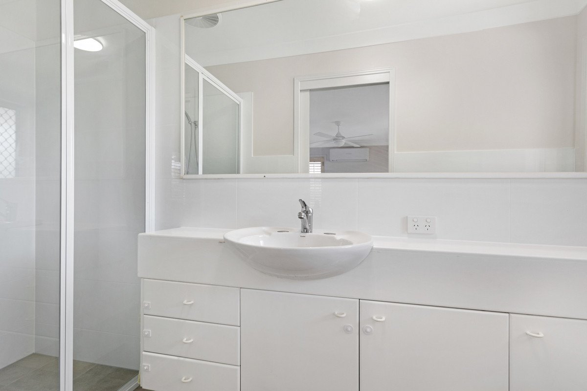 2/17 Ferny Fairway Burleigh Heads 9