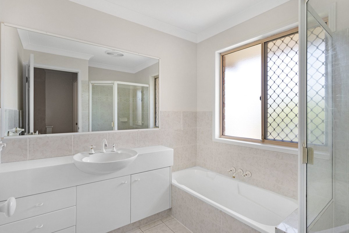 2/17 Ferny Fairway Burleigh Heads 11