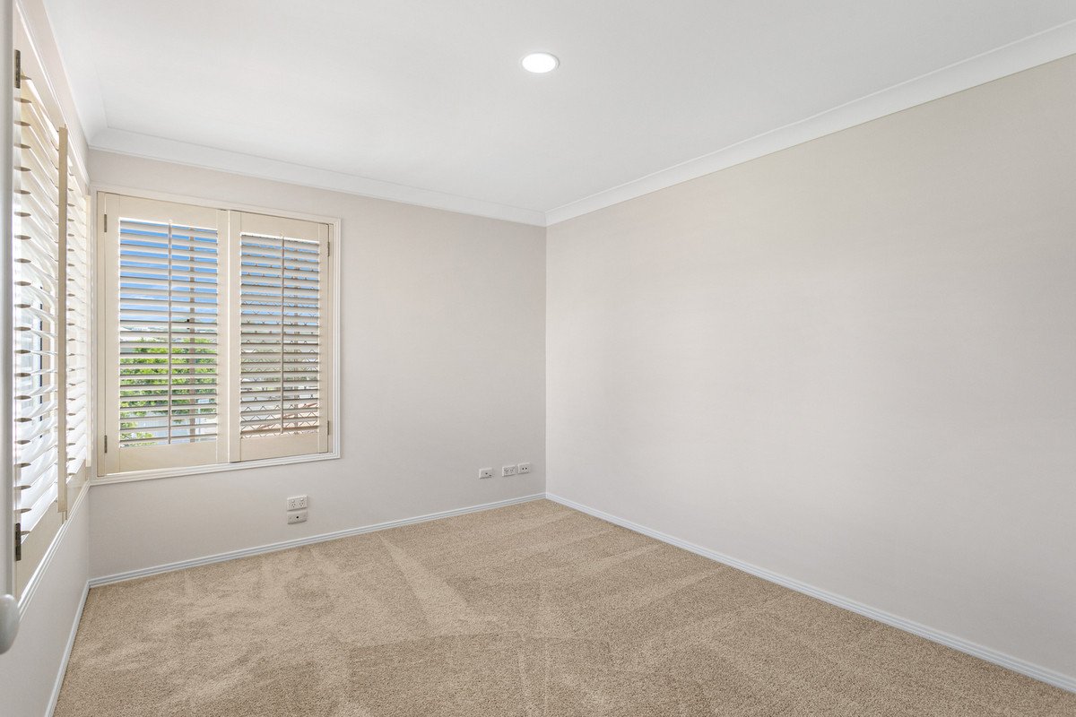 2/17 Ferny Fairway Burleigh Heads 12