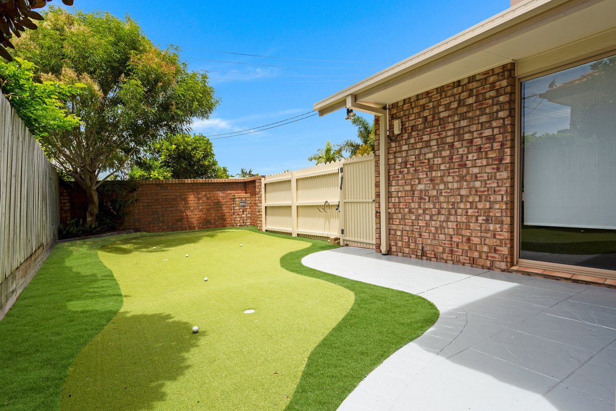 2/17 Ferny Fairway Burleigh Heads 13