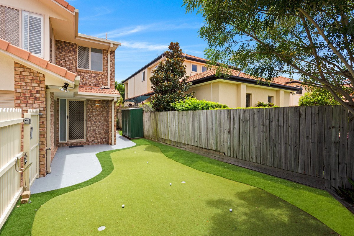 2/17 Ferny Fairway Burleigh Heads 14