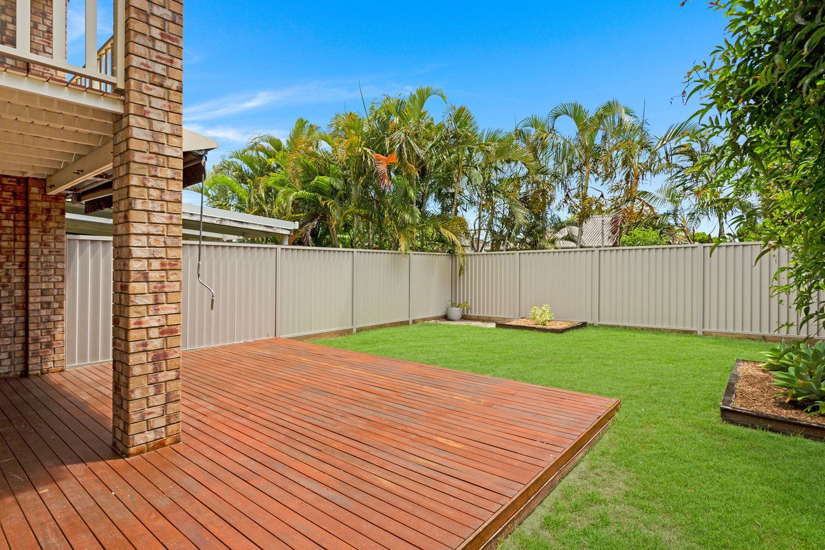 2/17 Ferny Fairway Burleigh Heads 1