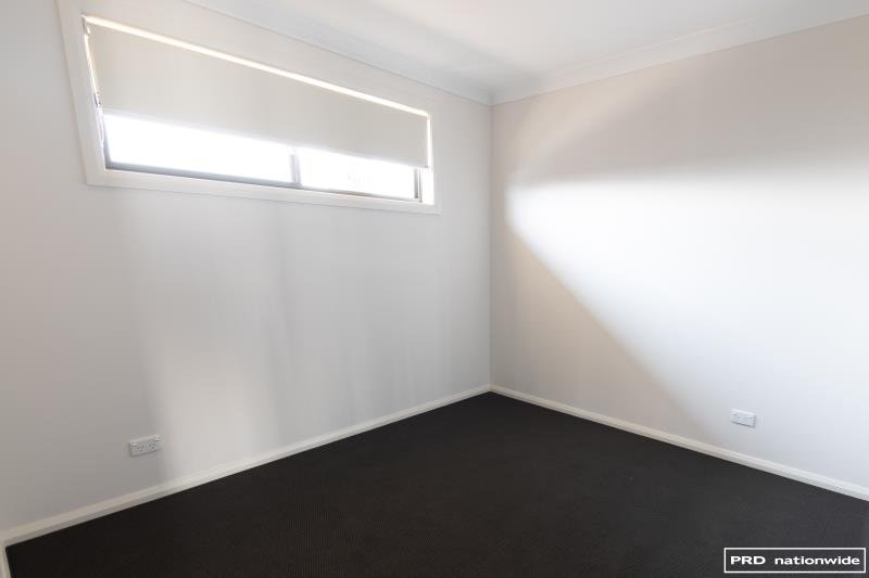 2/17 Galah Drive TAMWORTH 4