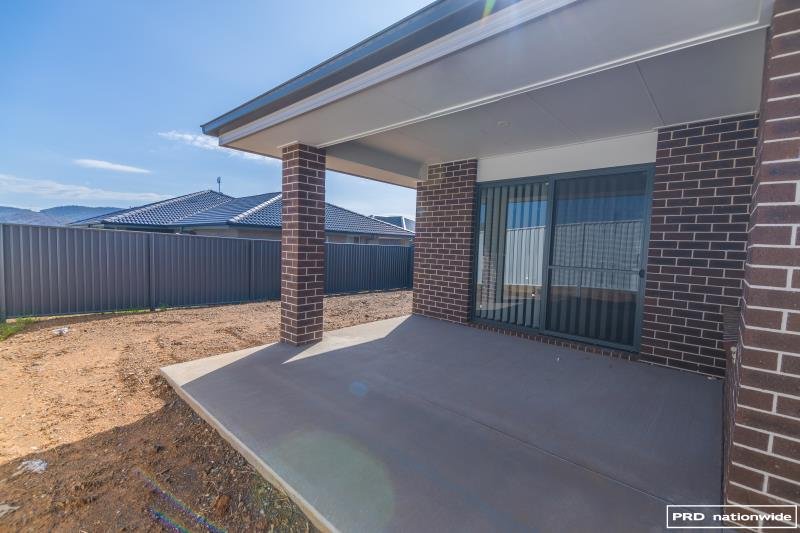 2/17 Galah Drive TAMWORTH 2