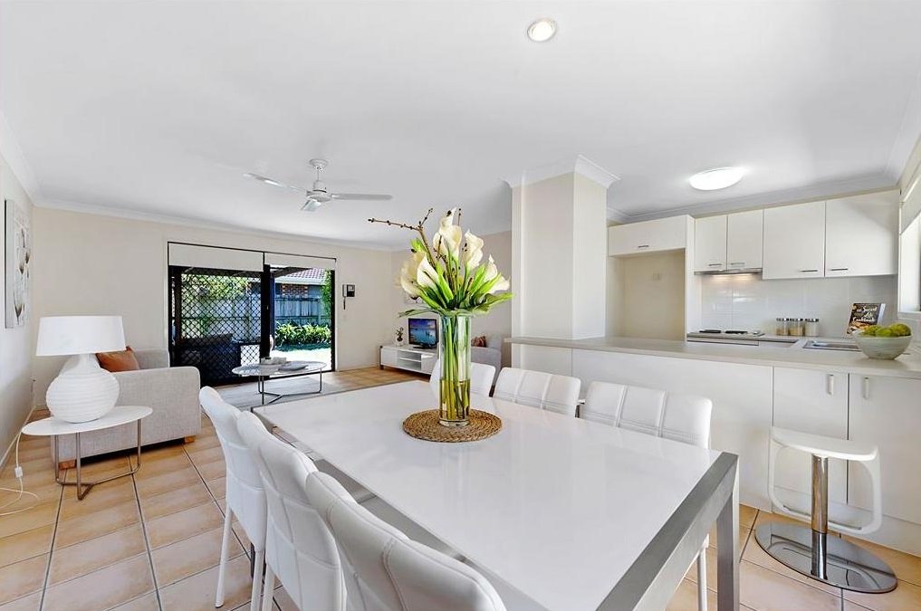 2/17 Gardiners Place SOUTHPORT 3
