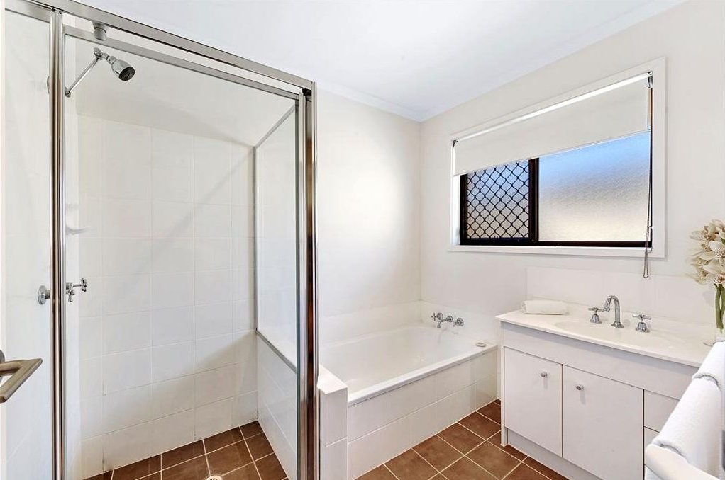 2/17 Gardiners Place SOUTHPORT 7